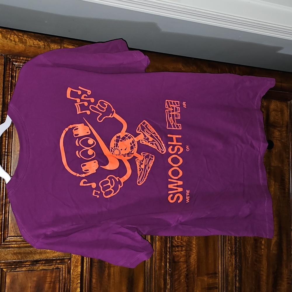 NIKE mens like new sz large Graphic tshirt.